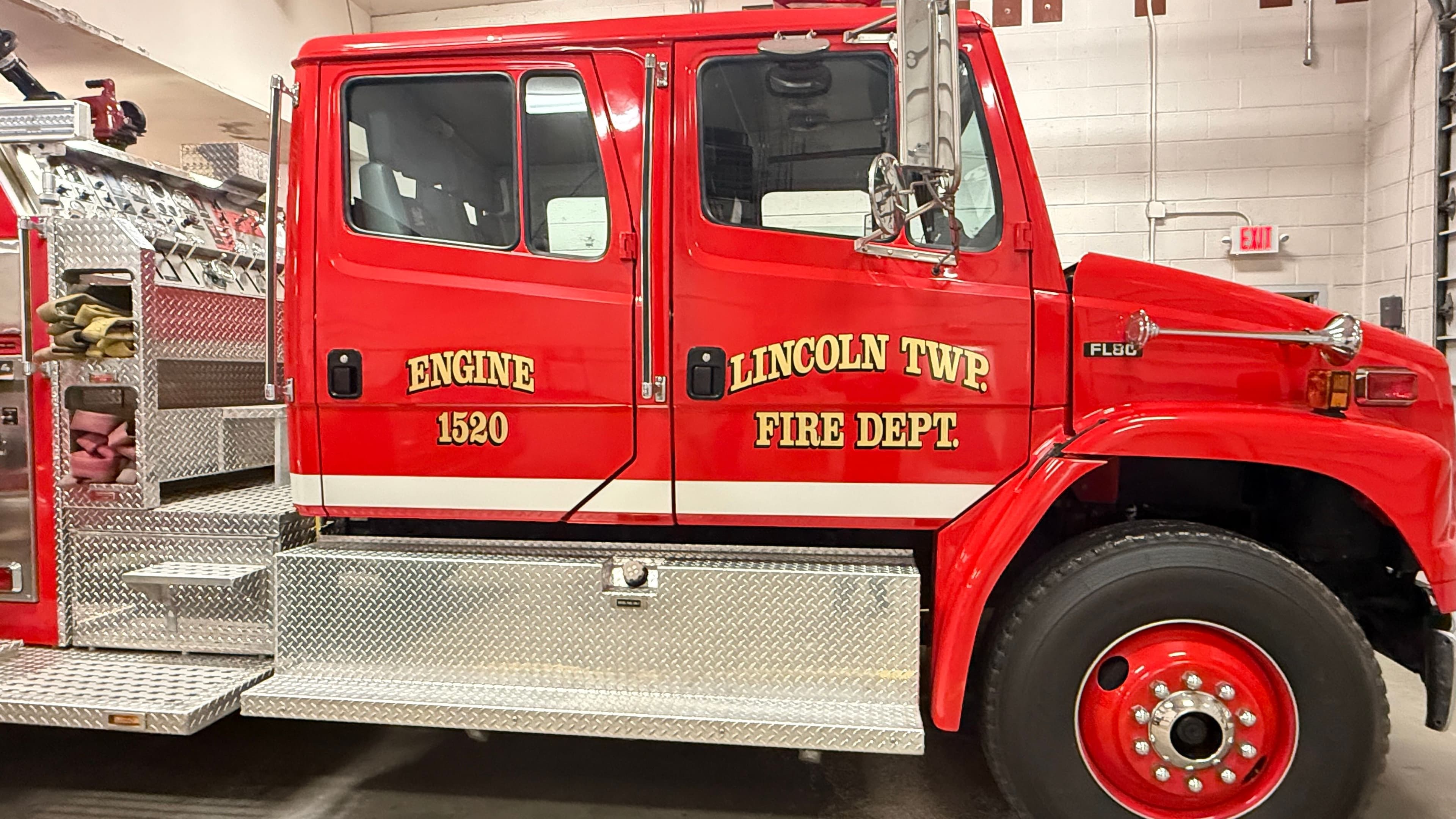 Engine 1520 Cab Side View